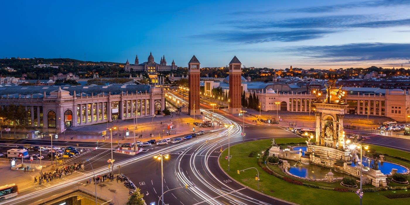 A roundabout in Spain at night, with time-lapse photography.